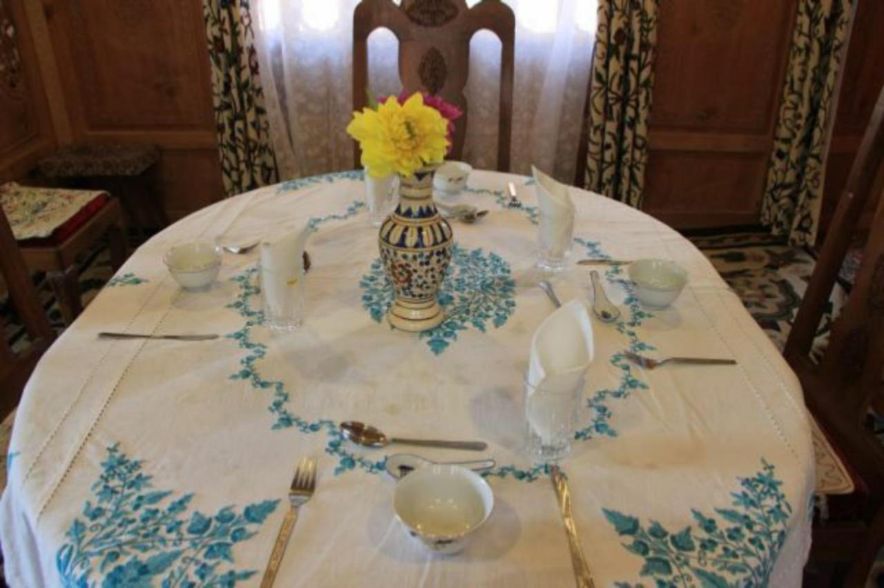 Umbrella Group Of House Boat Hotel Srinagar  Luaran gambar