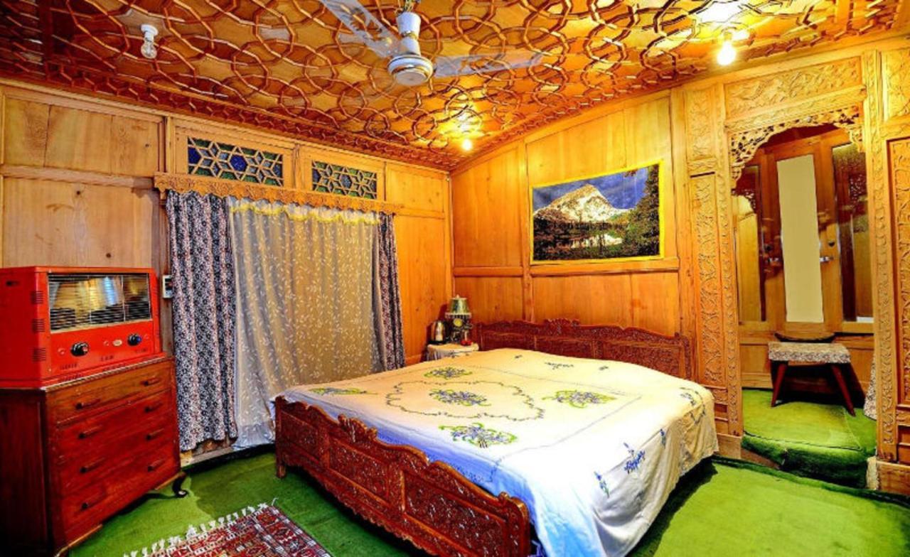 Umbrella Group Of House Boat Hotel Srinagar  Luaran gambar